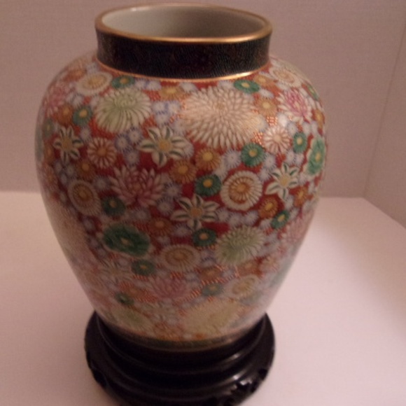 RARE WWII SHOZAN KUTANI HAND PAINTED VASE. - Picture 3 of 8